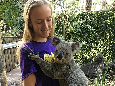 Sprachkurs und Freiwilligenarbeit - Brisbane - Nele <p>Nele hatte viel Spaß bei ihrer Arbeit im Koala Park</p>